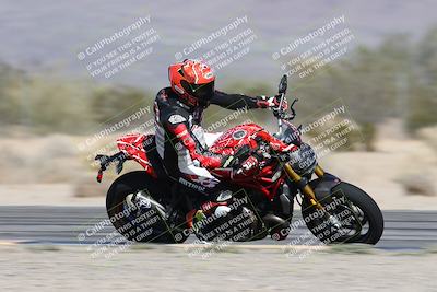 media/Dec-01-2025-Moto Forza (Mon) [[2daa91e15f]]/3-Beginner Group/Session 2 (Turn 7 Inside Pans)/